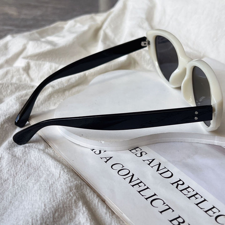 Cat-Eye Frame Sunglasses Bowlift