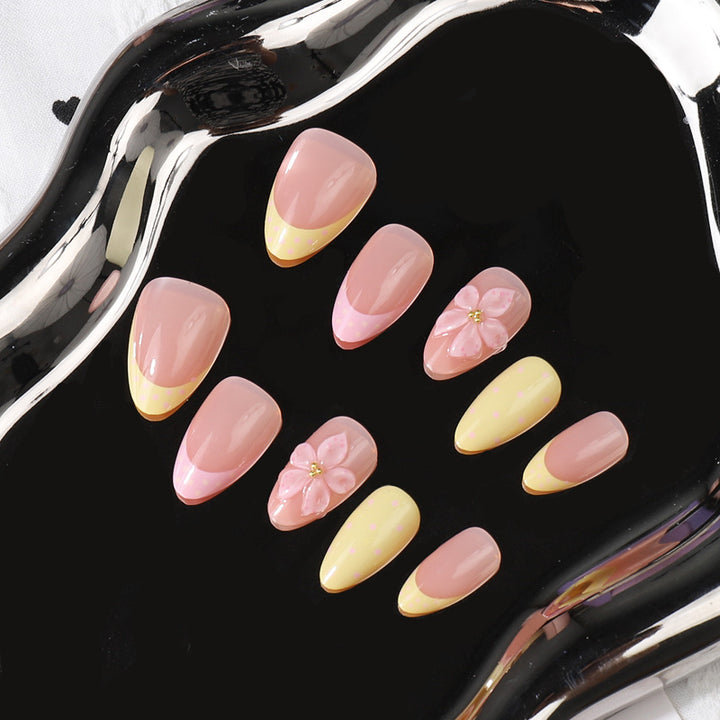 Floral Elegant Press-On Nail Set Bowlift