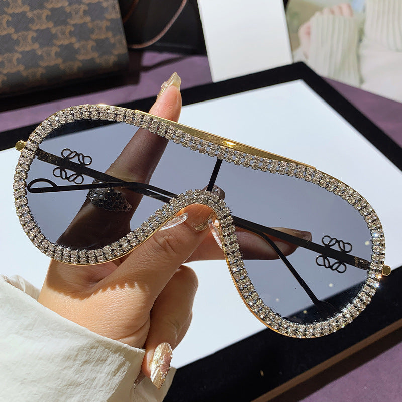 Women's Glamorous Sunglasses with Rhinestone-Embellished Frame Bowlift