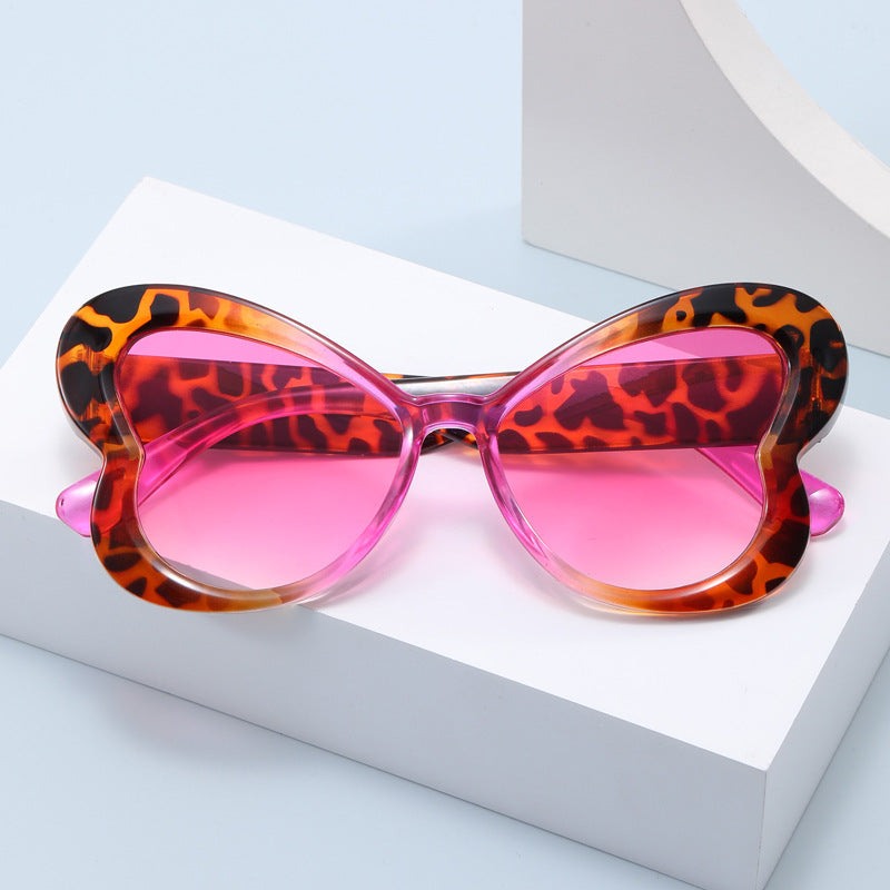 Women's oversized sunglasses in playful butterfly design Bowlift