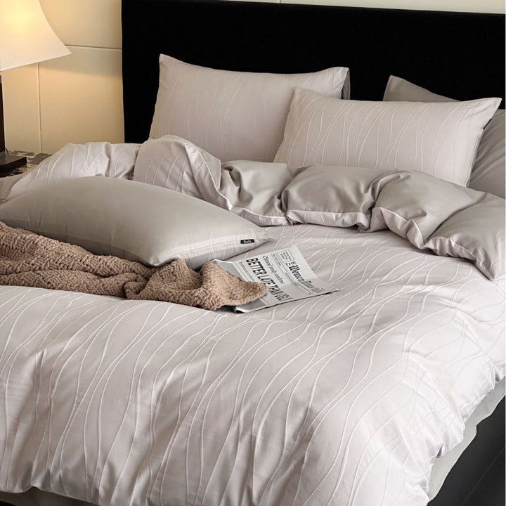 Bedding set with embossed texture made of cotton satin