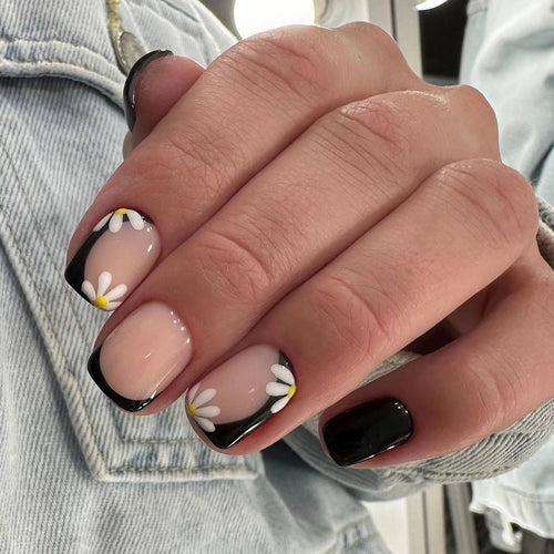 Elegant and creative nail art Bowlift