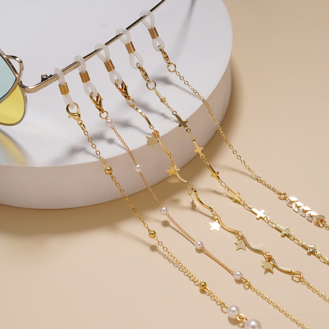 Fashionable Star-Embellished Eyewear Chain Bowlift