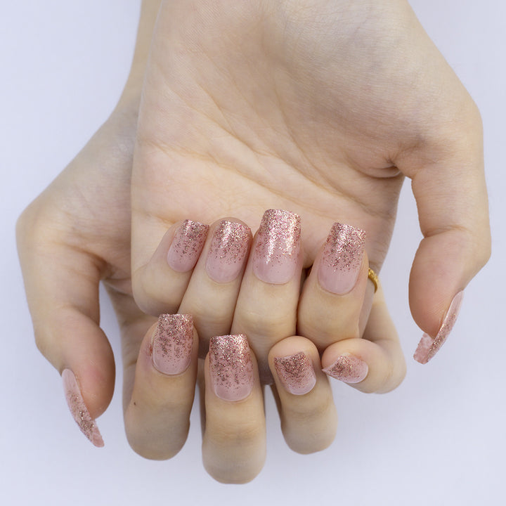 Glittering artificial nails with delicate gradient Bowlift