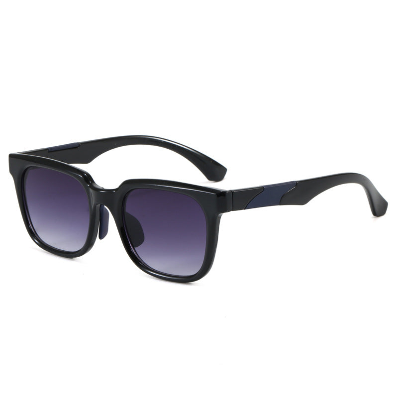 Women's Sporty Sunglasses in Modern Design Bowlift
