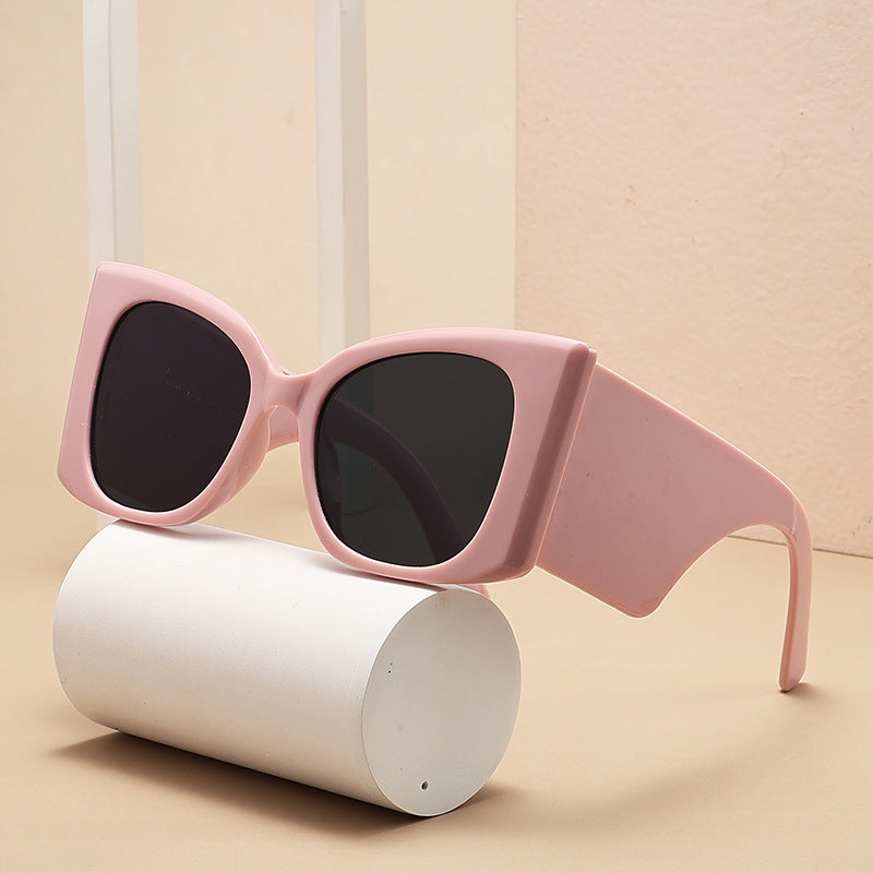 Women's fashionable oversized sunglasses with glamorous design Bowlift