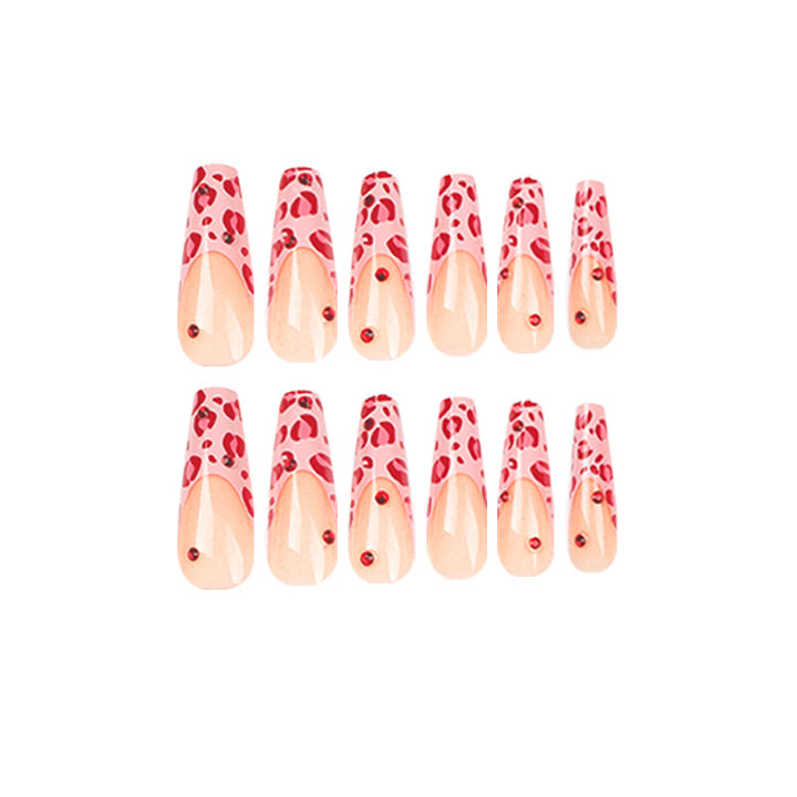 Artful nail art with leopard pattern and glitter accents Bowlift