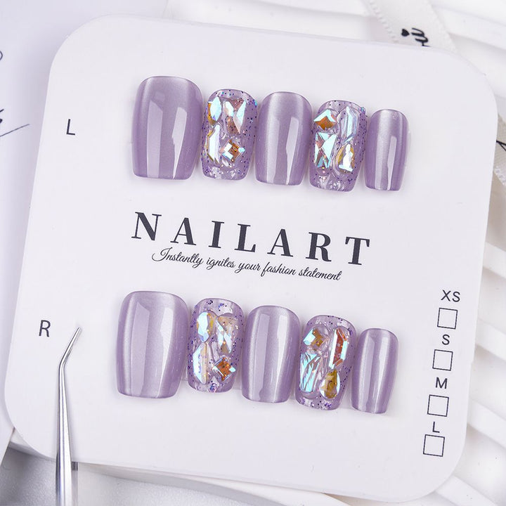 Glamorous Press-On Nail Extensions Bowlift