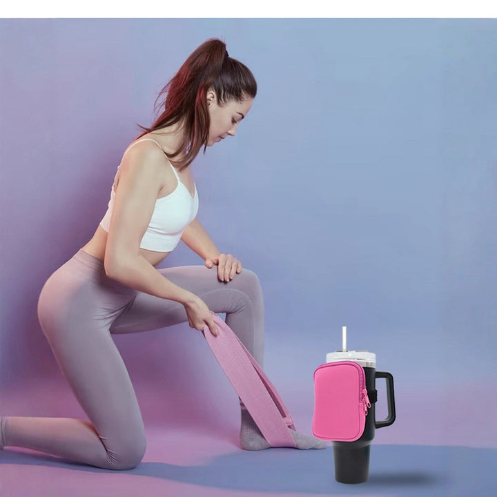 Unisex cup holder with practical pocket Bowlift