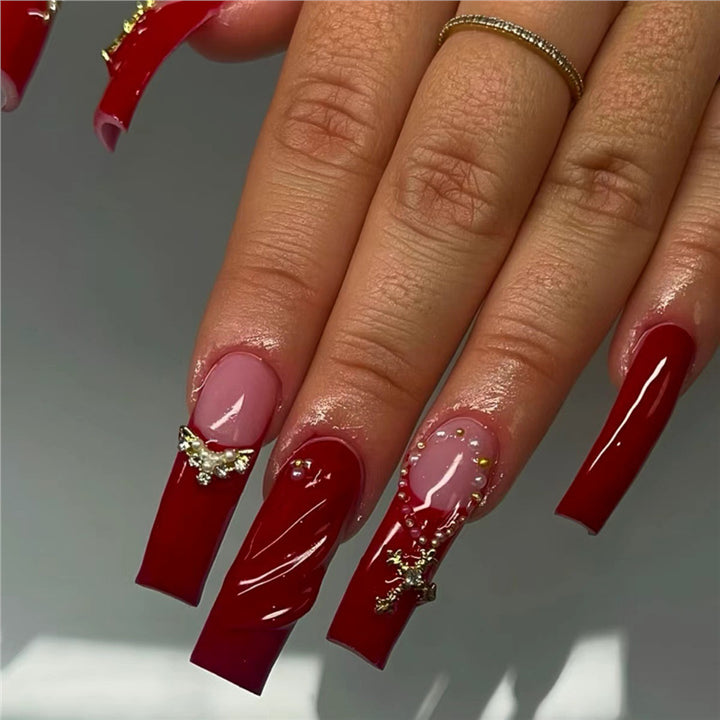 Elegant Press-On Nail Art with Gold Embellishments Bowlift