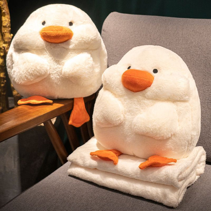 Squirrel-shaped cuddle pillow Bowlift