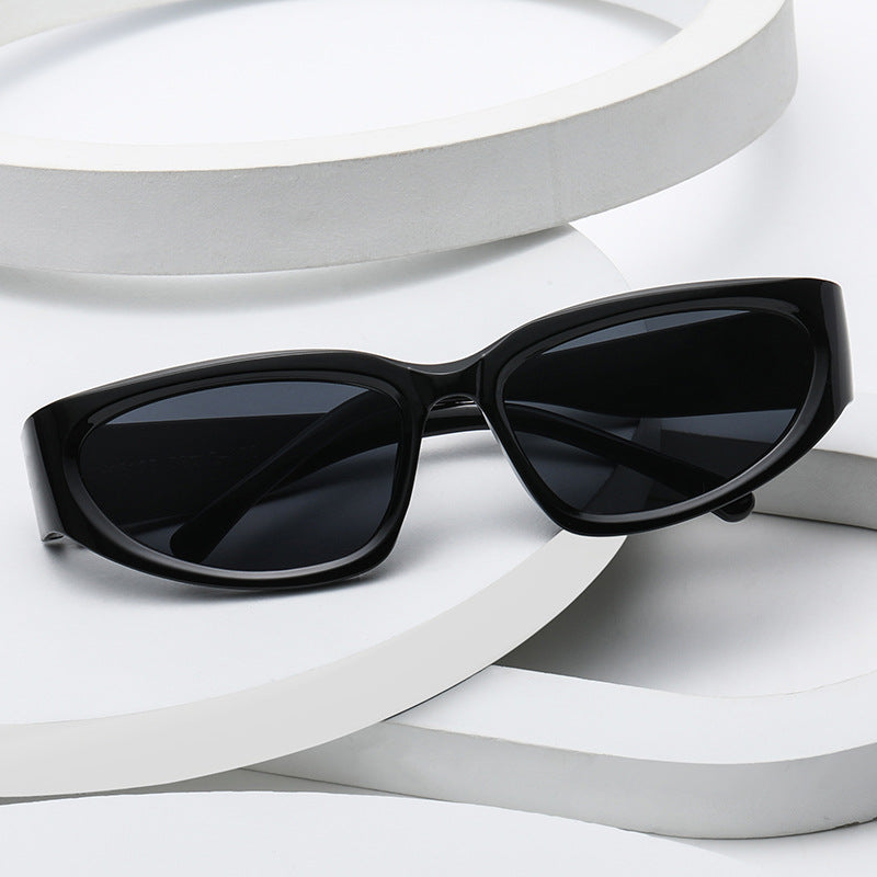 Ladies fashionable sunglasses in elegant tortoiseshell design Bowlift
