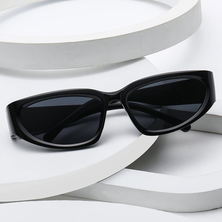 Ladies fashionable sunglasses in elegant tortoiseshell design Bowlift