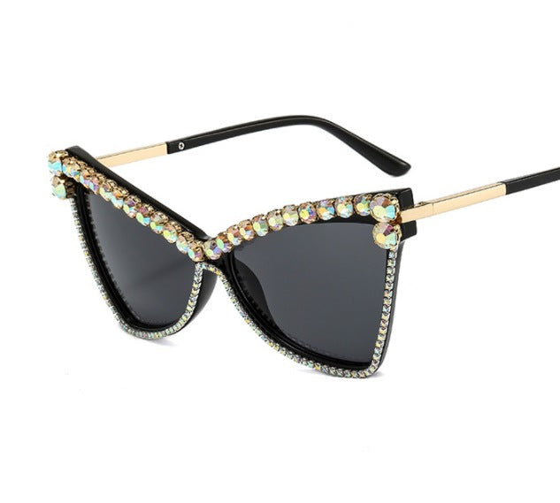 Ladies extravagant oversized sunglasses with gemstones Bowlift