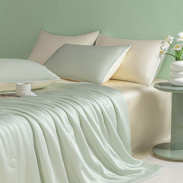 Ladies satin bed linen with stylish design Bowlift