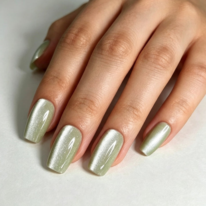 Glossy Ombre Nail Tips Bowlift