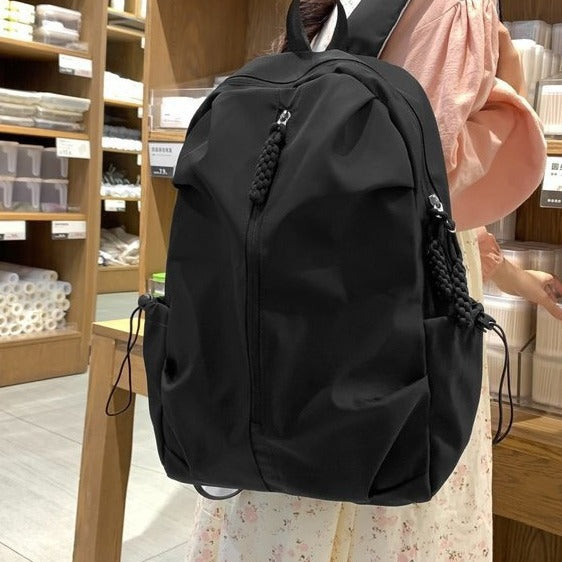 Leisure backpack with innovative storage Bowlift