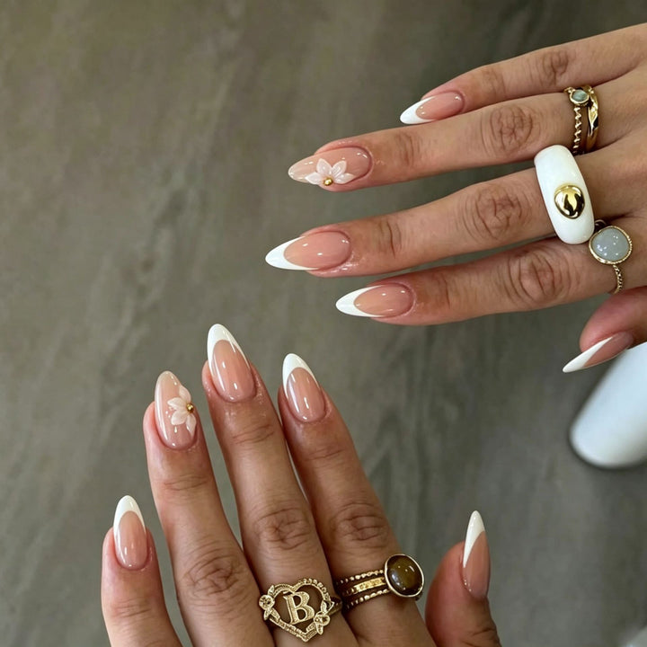 Elegant Press-On Nail Tips with Decorative Bow Bowlift