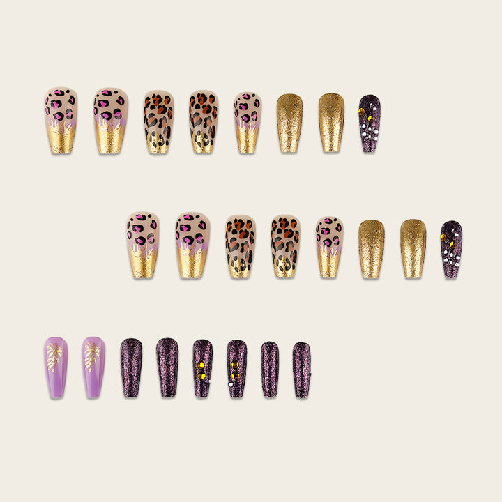 Artificial nails in stylish leopard design with luxurious glitter accents Bowlift