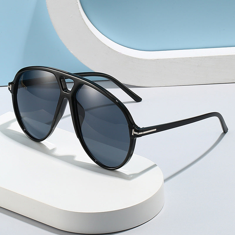 Women's oversized sunglasses in modern avant-garde design Bowlift