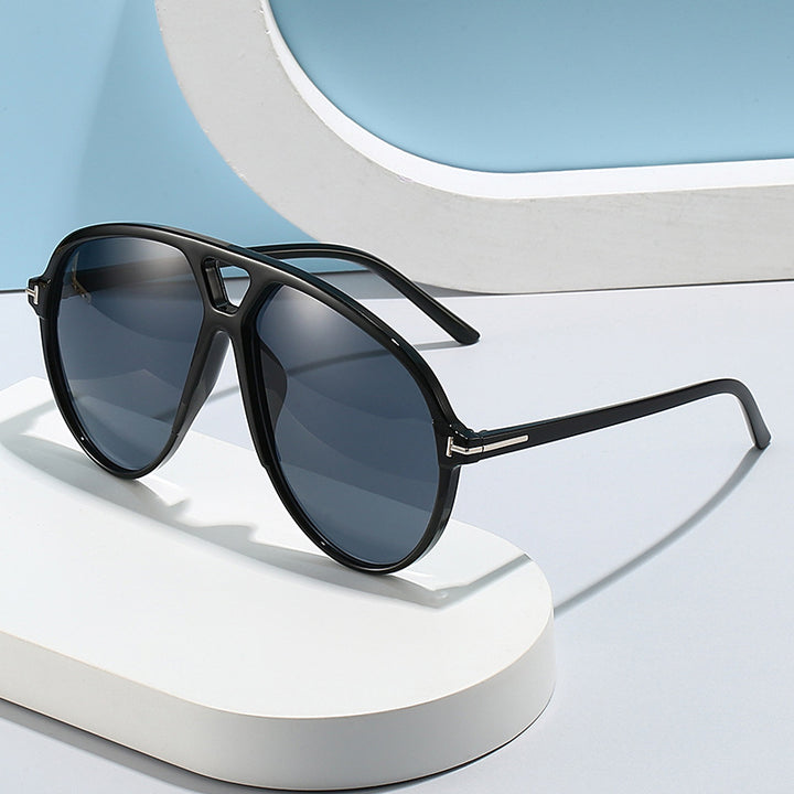 Women's oversized sunglasses in modern avant-garde design Bowlift