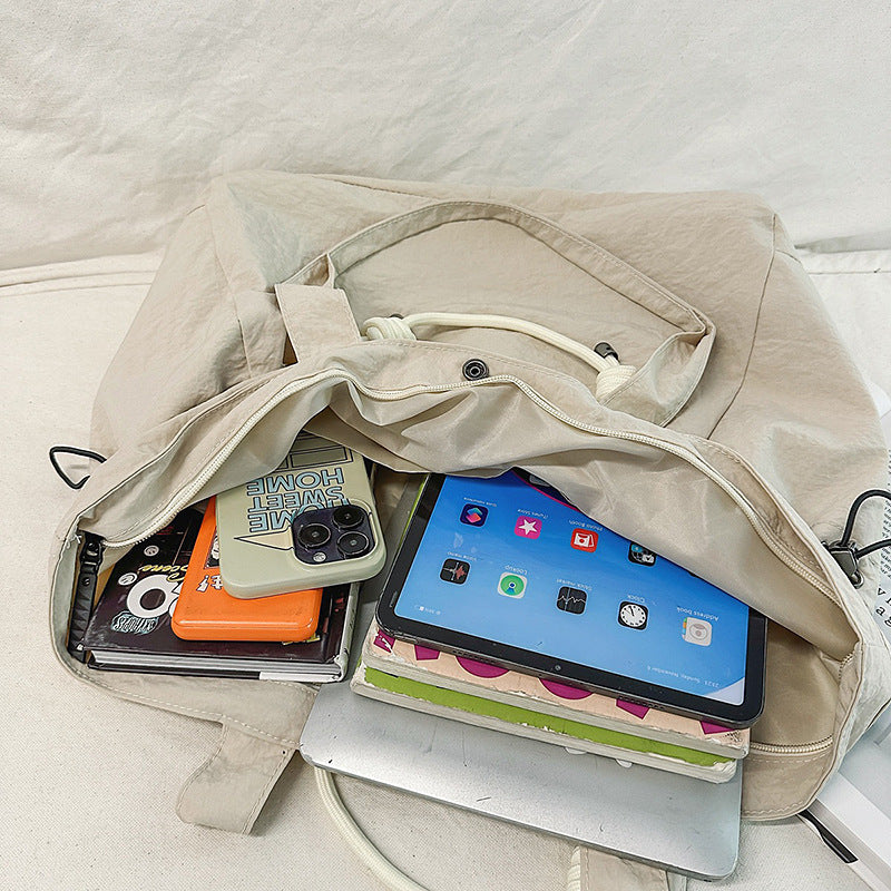 Practical leisure messenger bag with versatile storage options Bowlift