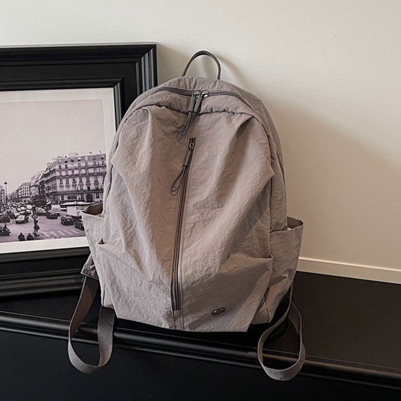 Lightweight Everyday Backpack Bowlift
