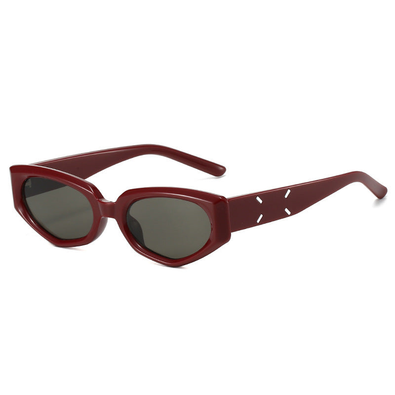 Contemporary Butterfly-Shaped Sunglasses Bowlift