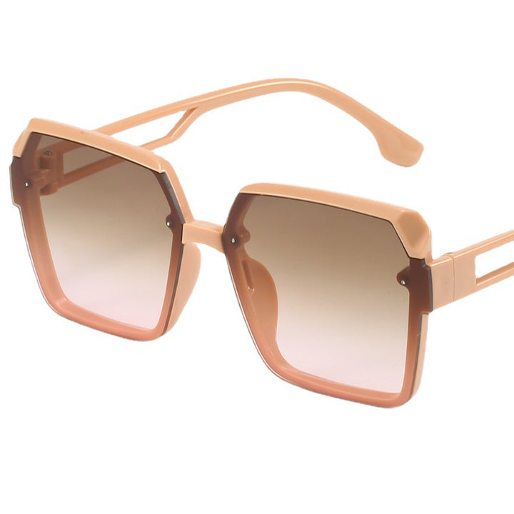 Ladies fashionable square sunglasses with filigree design Bowlift