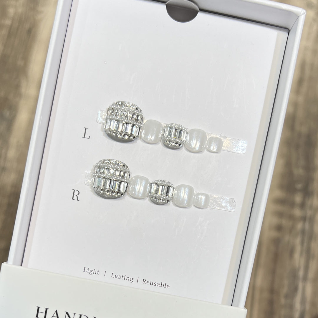 Decorative Crystal-Embellished Hair Clip Set Bowlift