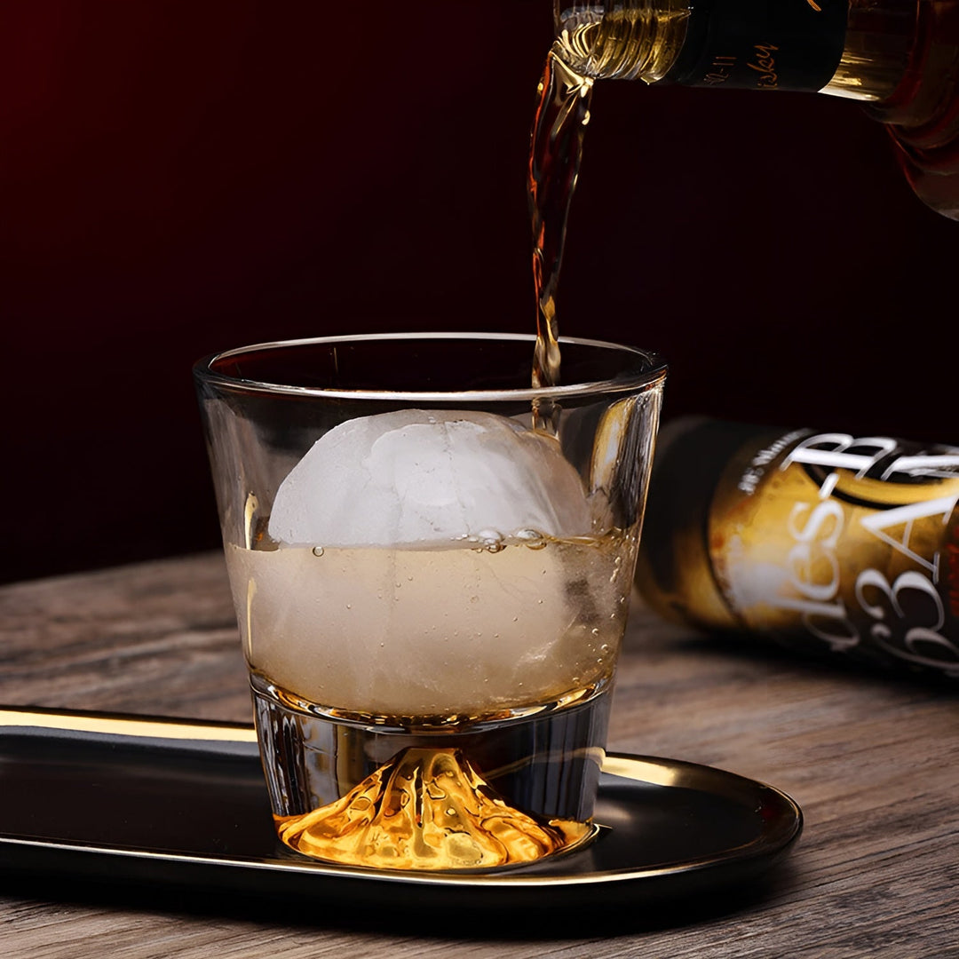 Whiskey glasses with Mount Fuji design – Elegant set for connoisseurs | Bowlift