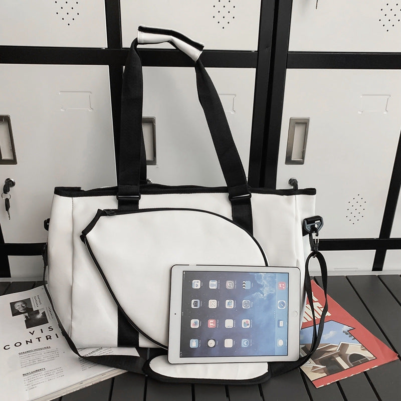 Practical sports and travel bag with ergonomic design Bowlift