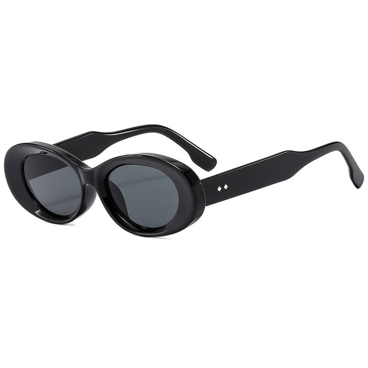 Women Retro-inspired Sunglasses in elegant oval design Bowlift