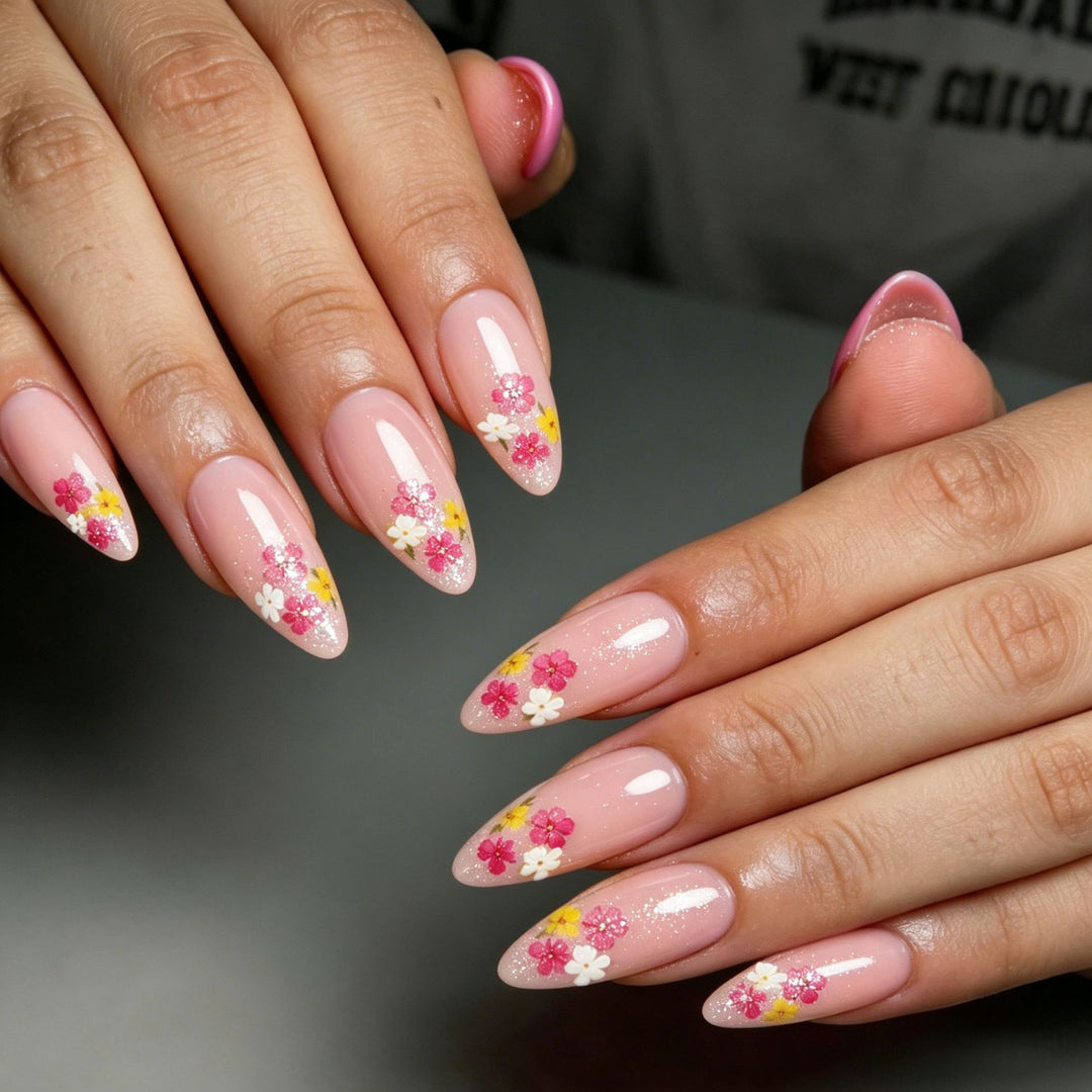 Artificial nails with floral accents Bowlift