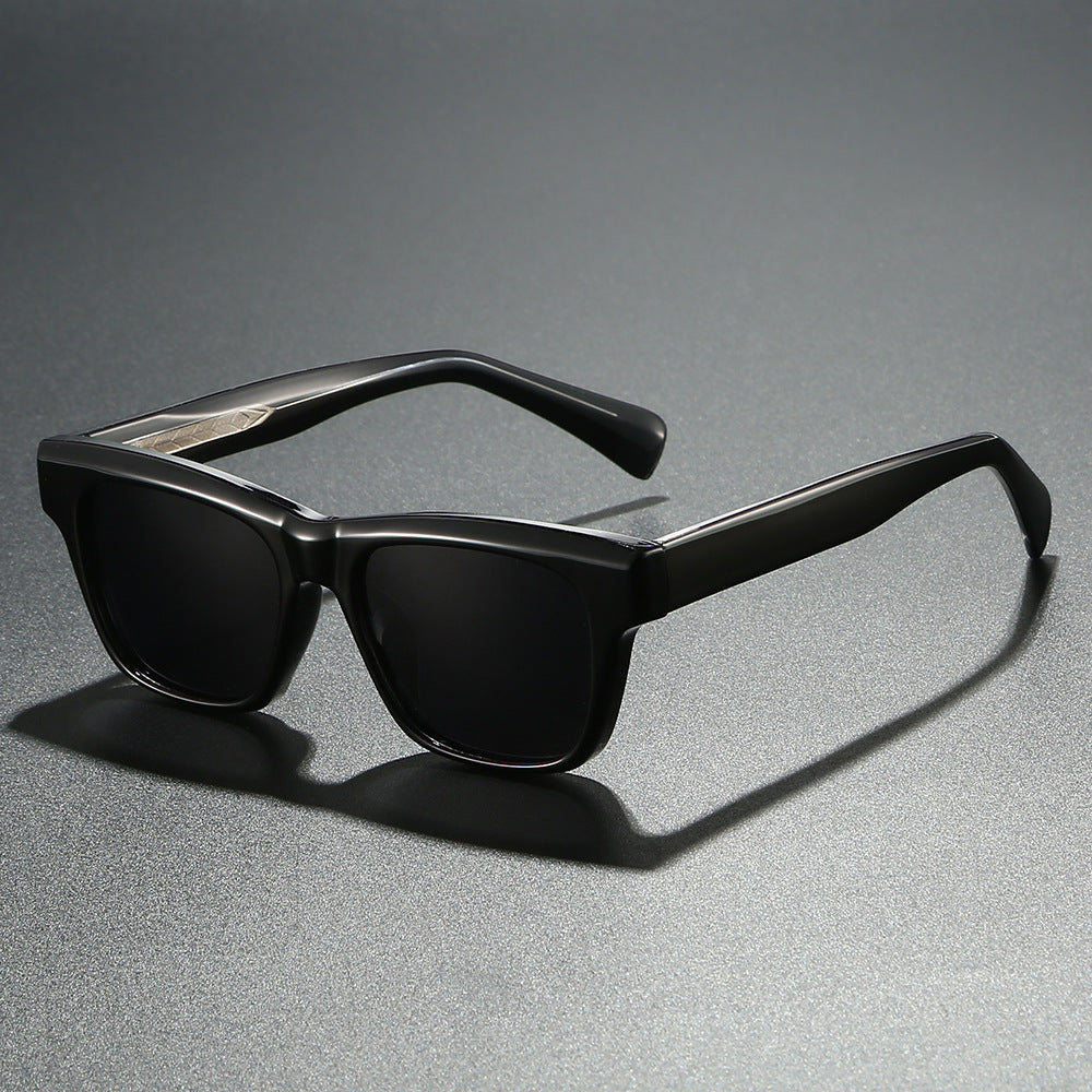 Women stylish sunglasses in classic rectangular design Bowlift