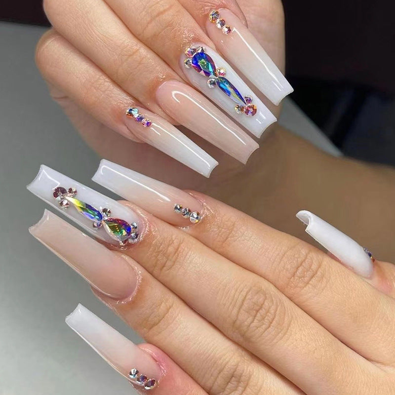 Nail art with heart and lip designs Bowlift