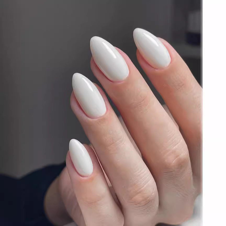 Elegant DIY Press-On Nail Set Bowlift