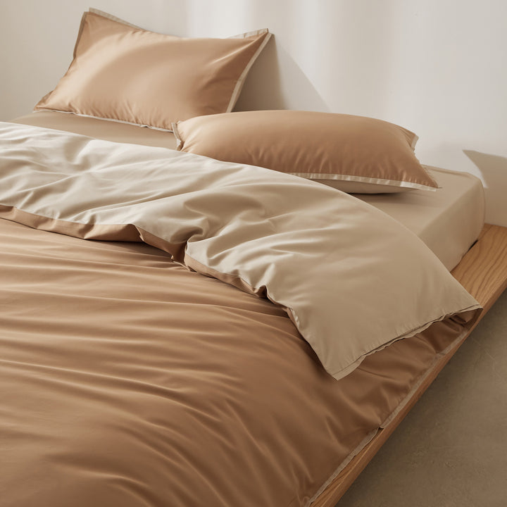 Luxurious cotton satin bedding set with fitted sheet and pillowcases