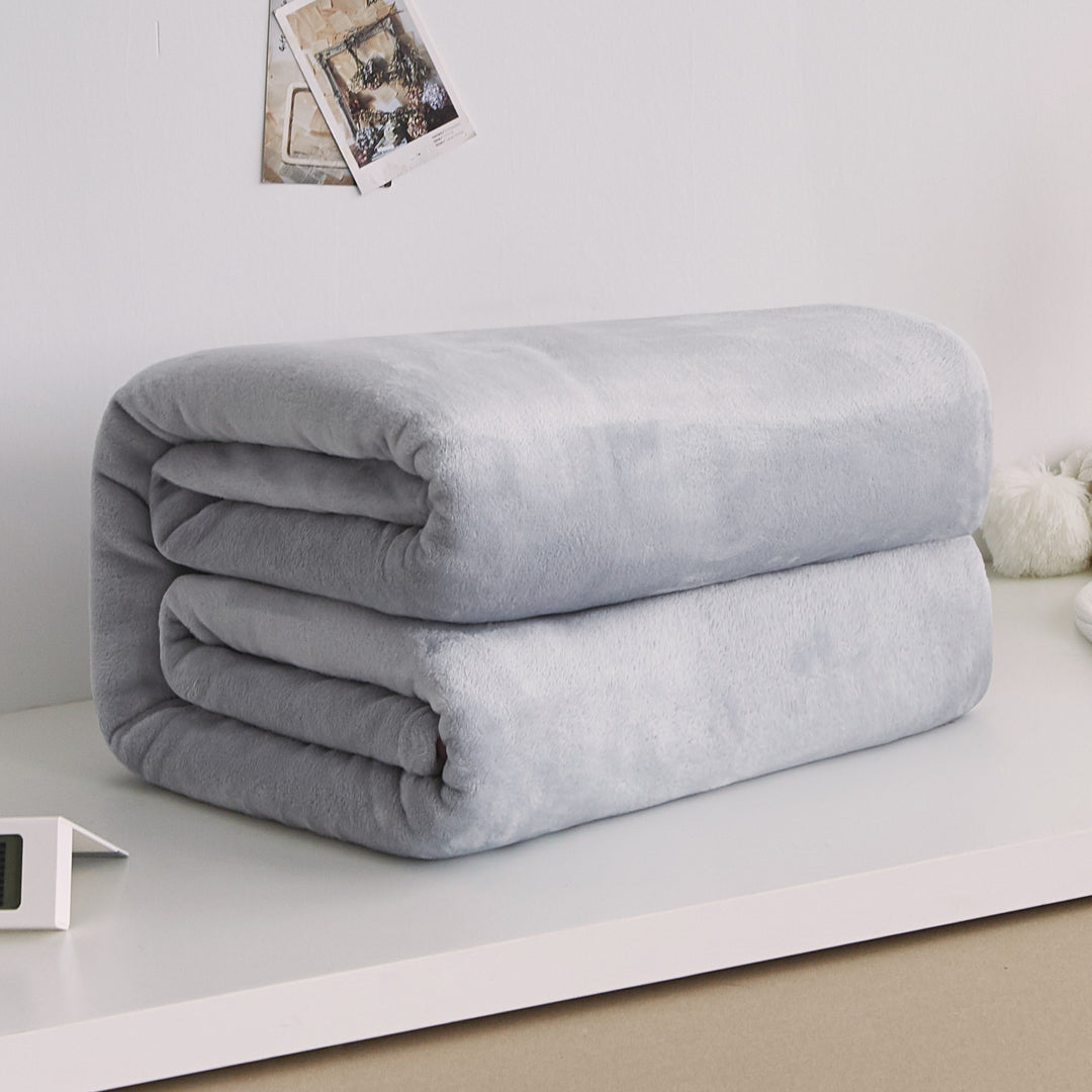Ultra-Plush Fleece Throw Blanket Bowlift