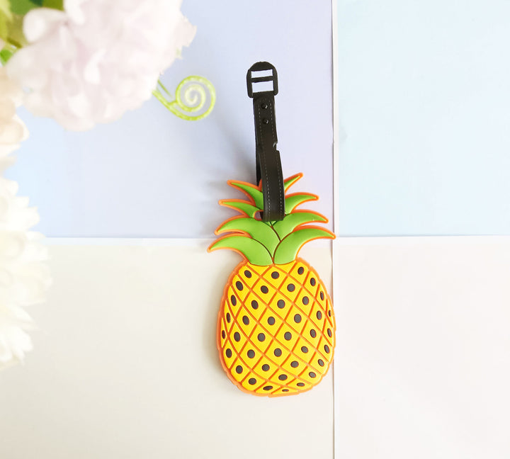 Unisex Luggage Tag in Creative Strawberry Design Bowlift