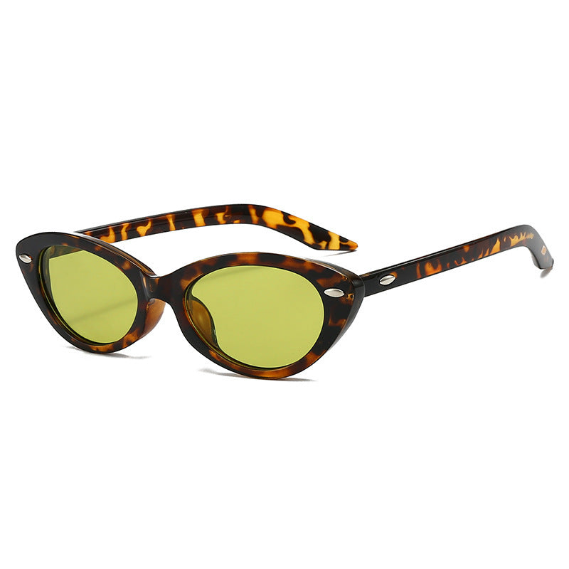 Vintage-Inspired Cat-Eye Sunglasses Bowlift