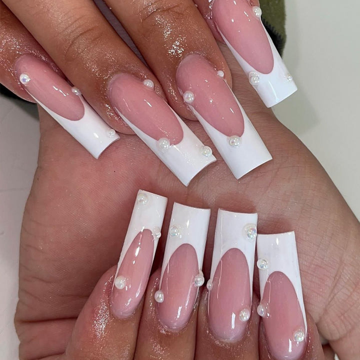 Elegant Crystal-Embellished Press-On Nail Design Bowlift