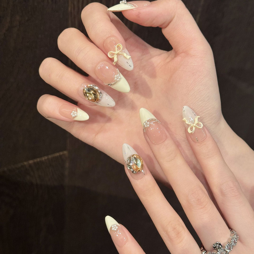Decorative Rhinestone Press-On Nail Set Bowlift