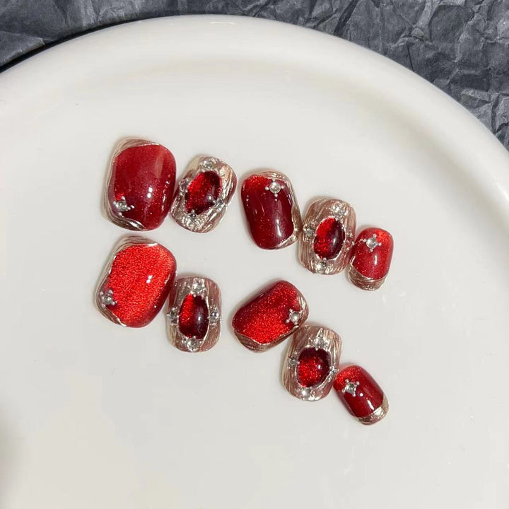 Glamorous Press-On Nail Set with Rhinestone Accents Bowlift