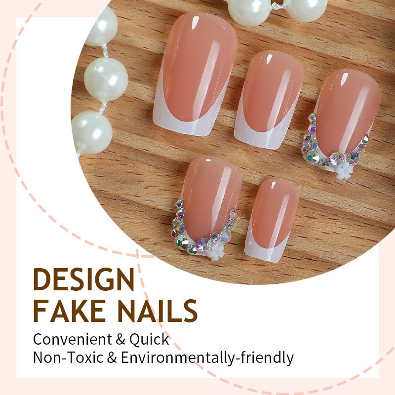 Nail art set with delicate flower and glitter accents Bowlift