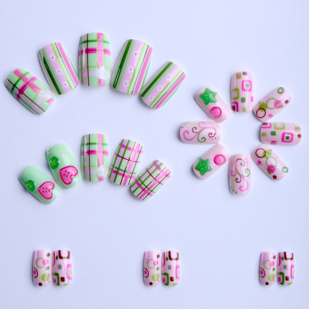 Artificial nails with playful geometric designs Bowlift
