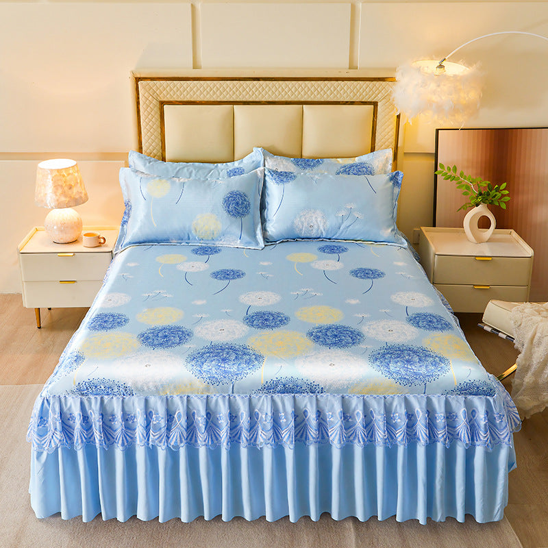 Ladies daybed cover with playful bear motif Bowlift