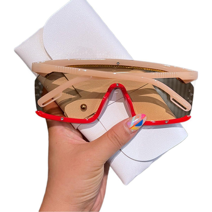 Women's sunglasses with sparkling rhinestone frame and modern design Bowlift