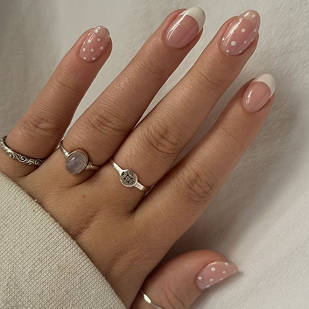 Glamorous stiletto nails with elegant star design Bowlift
