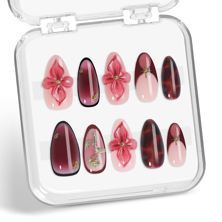 Nail art set with detailed floral designs Bowlift